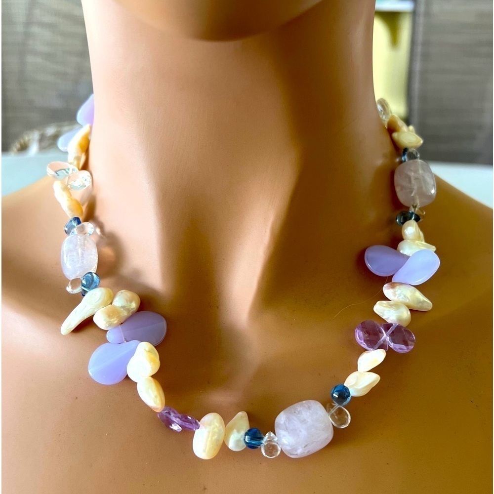 Vintage Real Gemstone Necklace Lilac White .  Beautiful